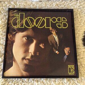 VTG Doors 1967 US Stereo Pressing RED Label Under Glass Frame Collectible Big E